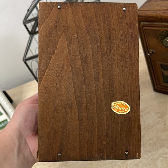 Vintage wooden Matchbook or Mailbox box with Eagle - Picture 6 of 7